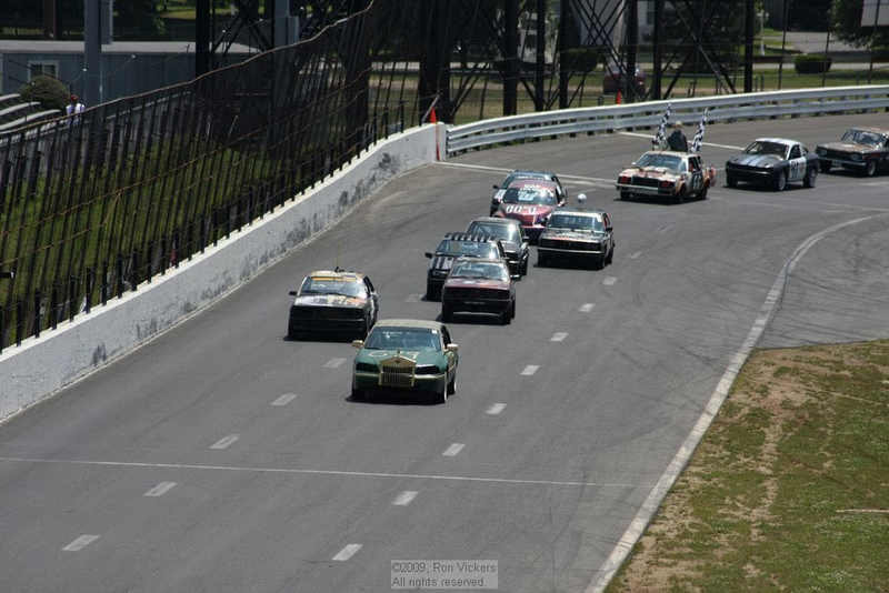 Illustration for article titled The 24 Hours Of LeMons New England 2009 Über Gallery, Part 5